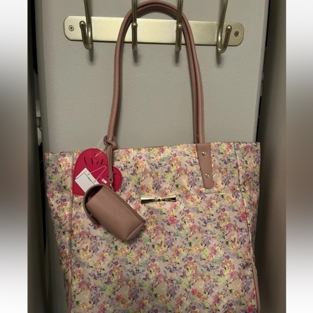NWT Betsey Johnson Floral Melody Tote‎